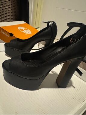 L'INTERVALLE Black Peep-Toe Platform Heels with Ankle Strap